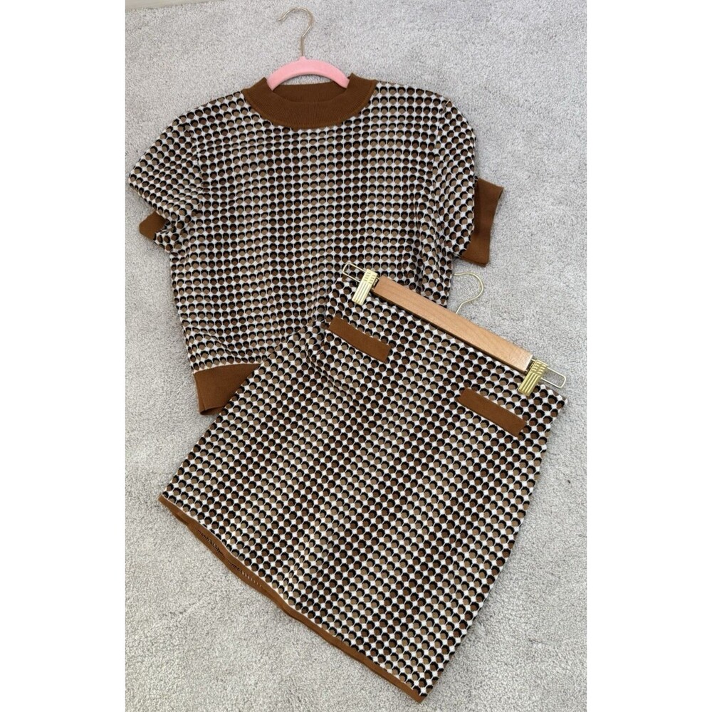 Lucy Paris 2 Piece Knit Set - Short Sleeve Crew Neck Top & Skirt - M